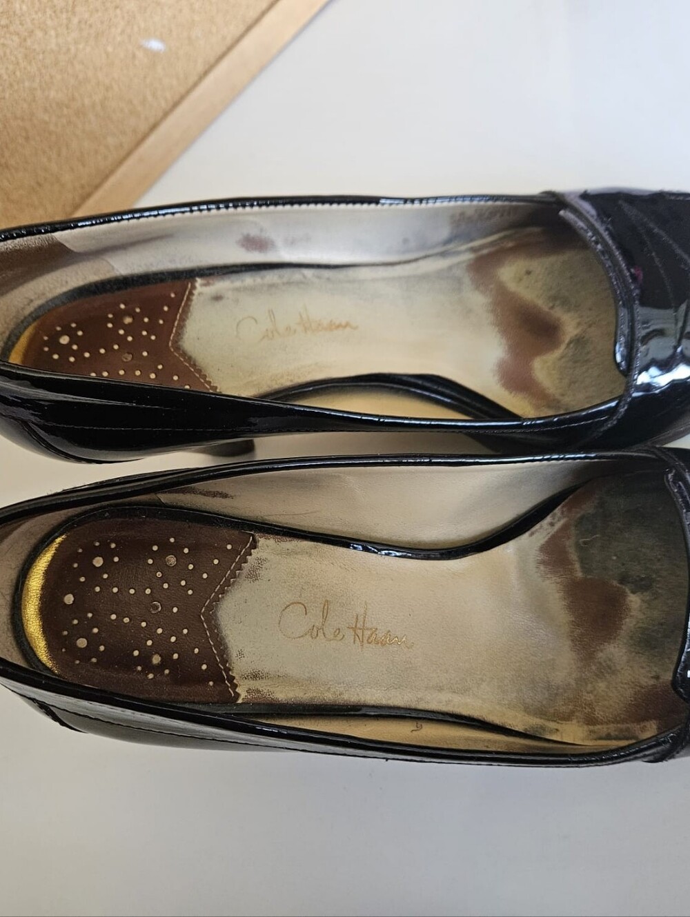 Cole Haan Dark Burgundy Patent Leather Pumps With Nike Air Soles - Picture 5 of 16